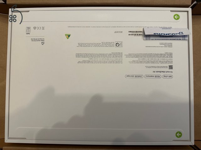Eladó bontatlan MacBook Air 13, M4 chip, 16GB / 256 GB SSD (2025)