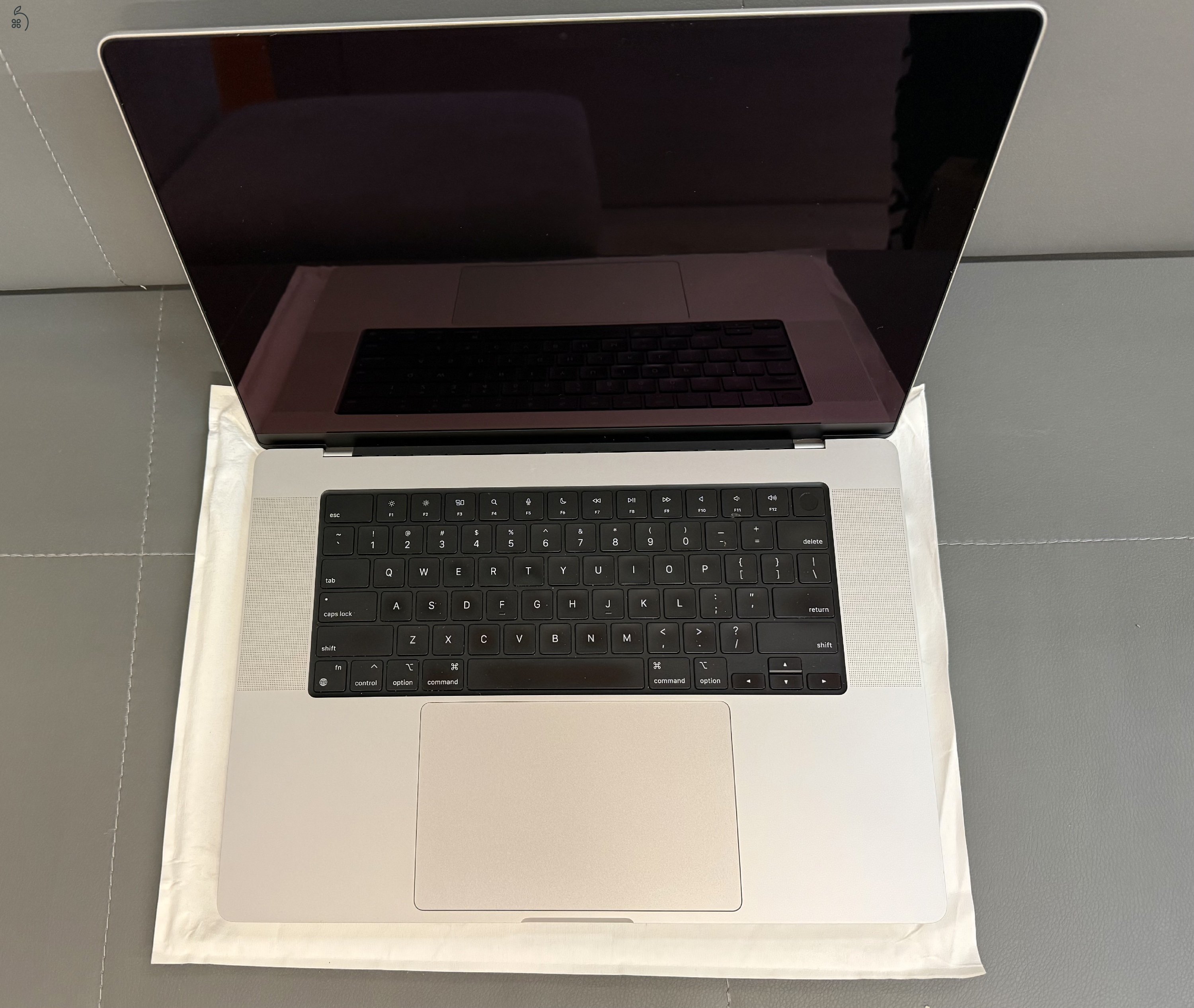 Apple Macbook Pro 2021 16 M1 Pro/16GB RAM/1TB SSD/ Zsír új gyári kijelző/ AppleCare+ 2026.04.16-ig!