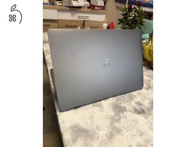 MacBook pro 2019 Core I9 32Gb ram 2TB ssd 8Gb vga