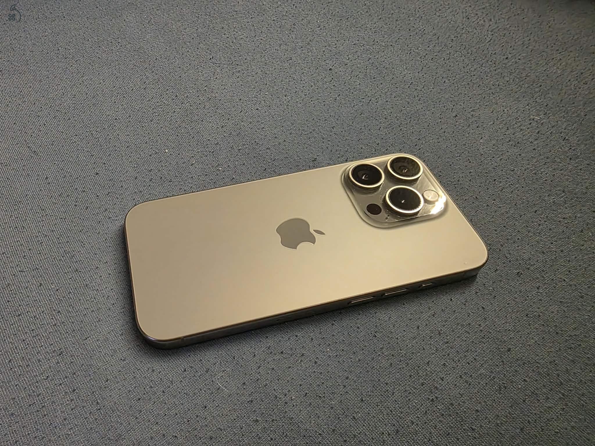 15 pro Natural Titanum.