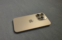 15 pro Natural Titanum.