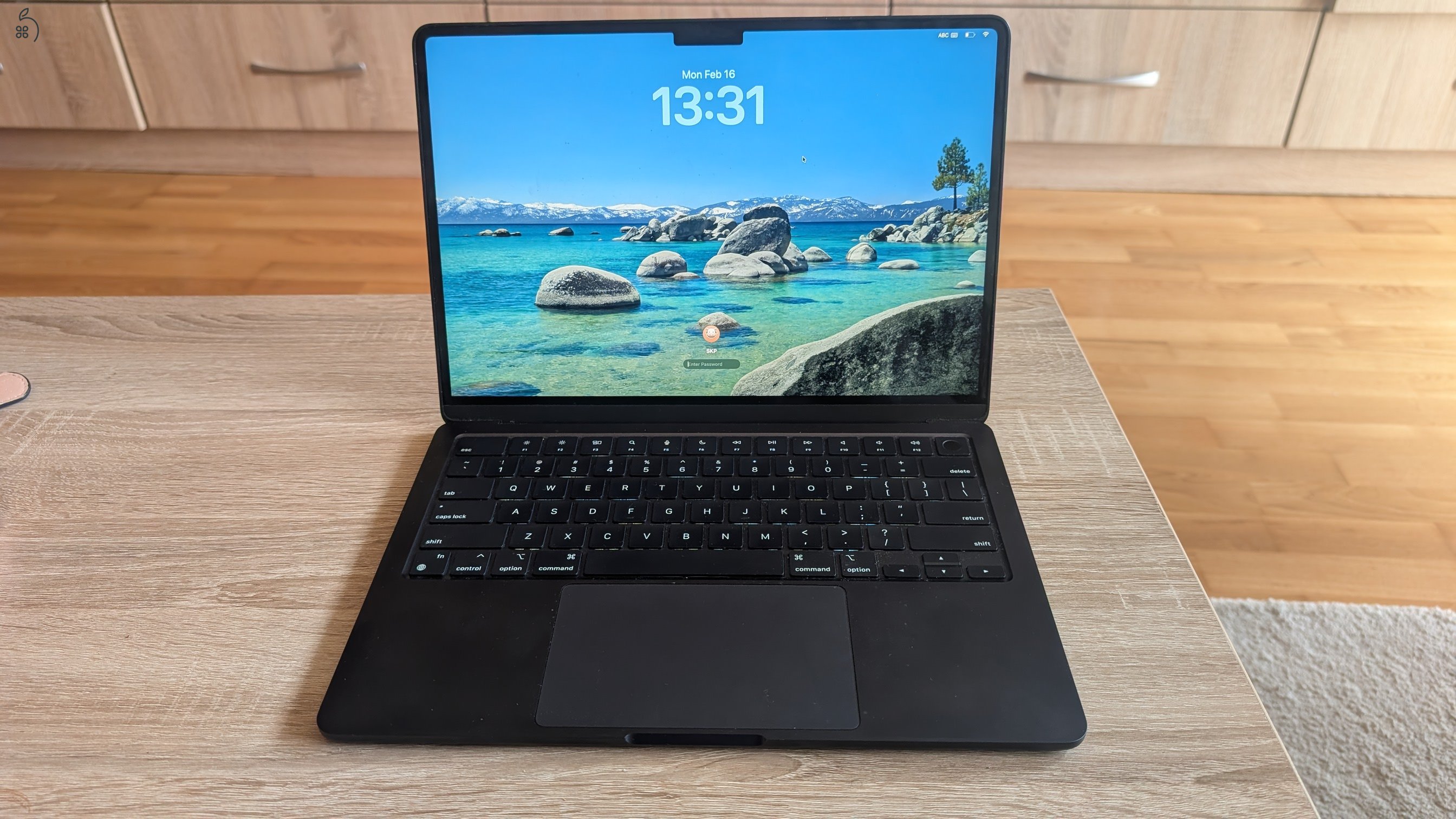 Eladó MacBook Air 13” M2 – 8GB RAM / 500GB SSD – kiváló állapot