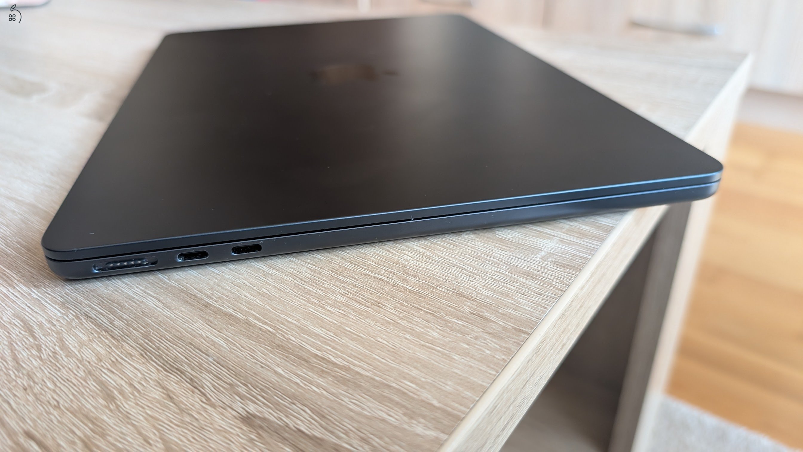 Eladó MacBook Air 13” M2 – 8GB RAM / 500GB SSD – kiváló állapot