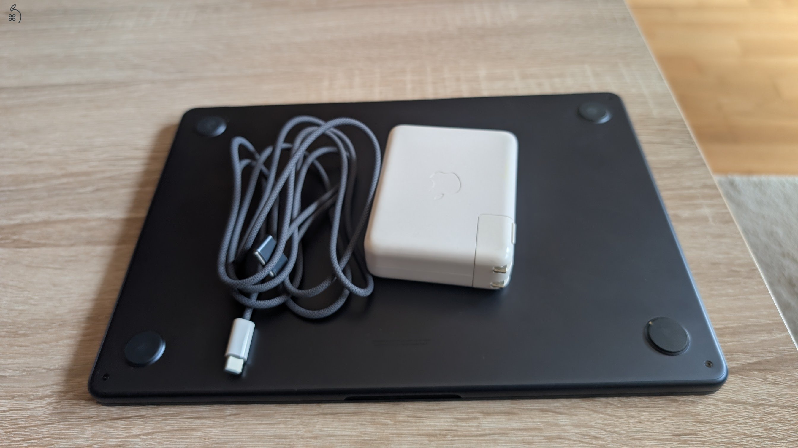 Eladó MacBook Air 13” M2 – 8GB RAM / 500GB SSD – kiváló állapot