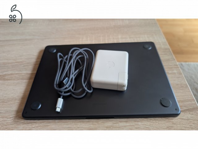 Eladó MacBook Air 13” M2 – 8GB RAM / 500GB SSD – kiváló állapot