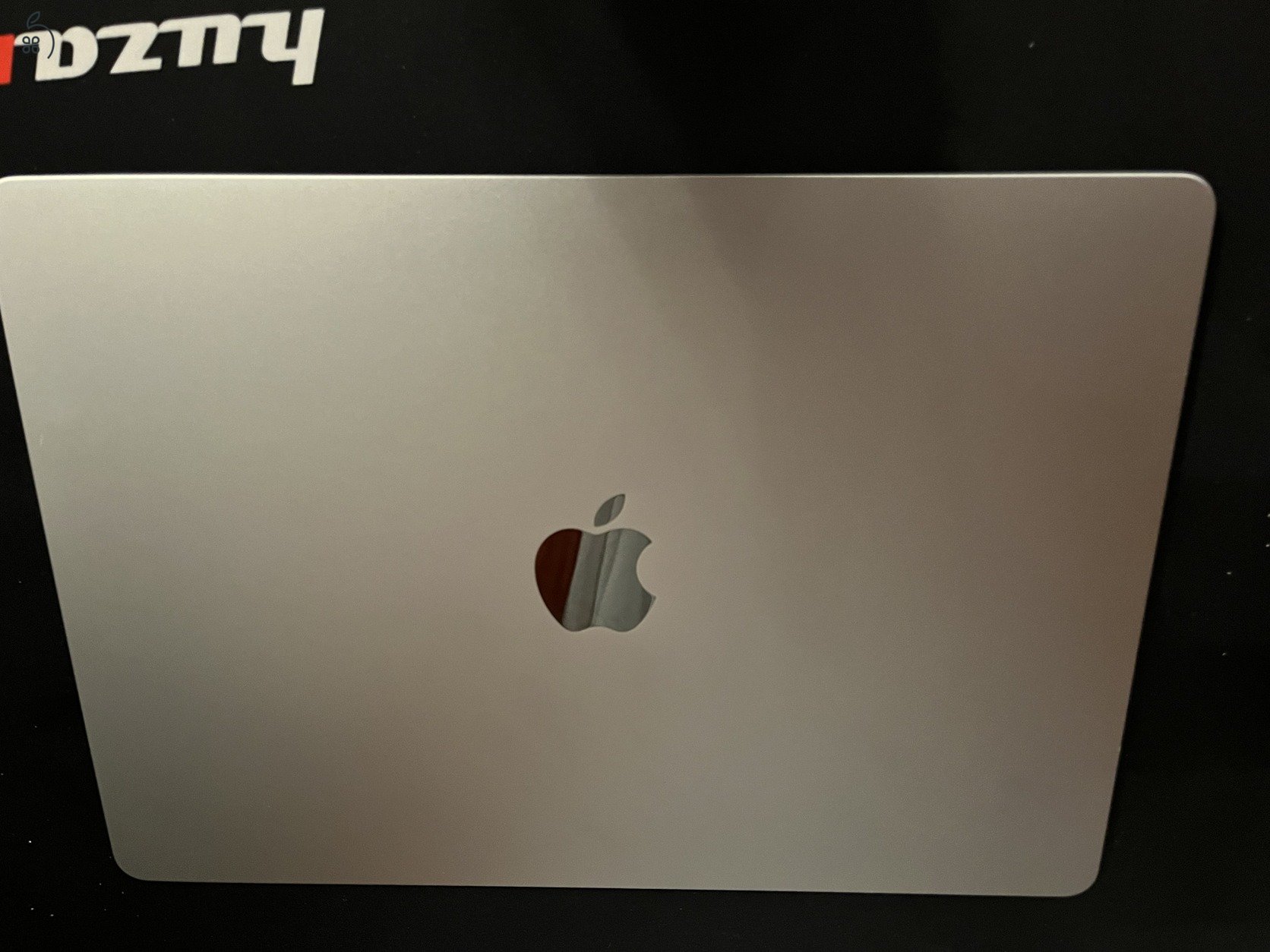 Eladó Macbook Air 15 M2 256