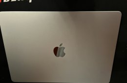 Eladó Macbook Air 15 M2 256