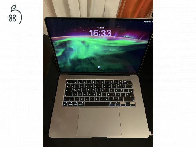 Eladó Macbook Air 15 M2 256
