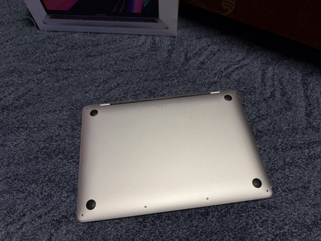 Apple Macbook Pro 13 Touchbar 2022 M2 8GB/256GB Silver/Magyar bill./Akku:97%