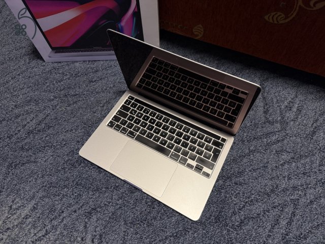 Apple Macbook Pro 13 Touchbar 2022 M2 8GB/256GB Silver/Magyar bill./Akku:97%