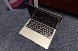 Apple Macbook Pro 13 Touchbar 2022 M2 8GB/256GB Silver/Magyar bill./Akku:97%