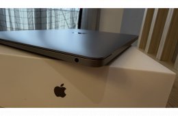 MacBook Air 13” (2021) – M1, 8GB/256GB