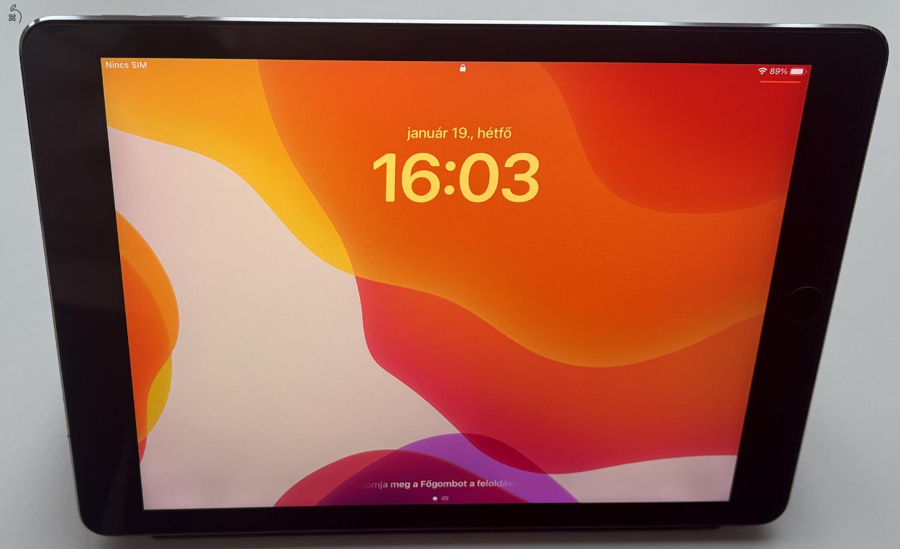 Apple iPad Pro 9,7″ – 128 GB – szürke – karc- és sérülésmentes