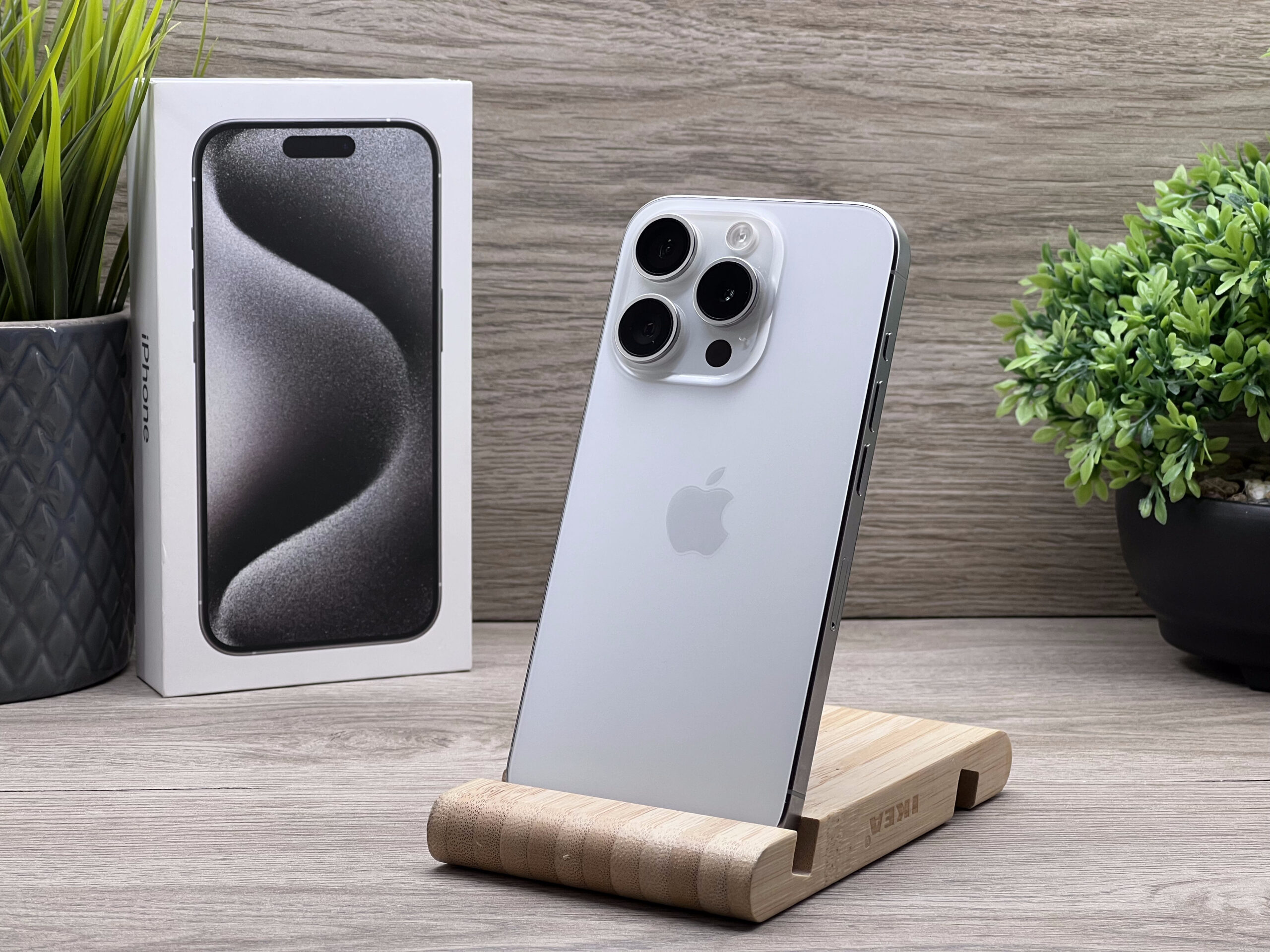 Hibátlan iPhone 15 Pro White Titanium 256GB 2 ÉV Garanciával 92%