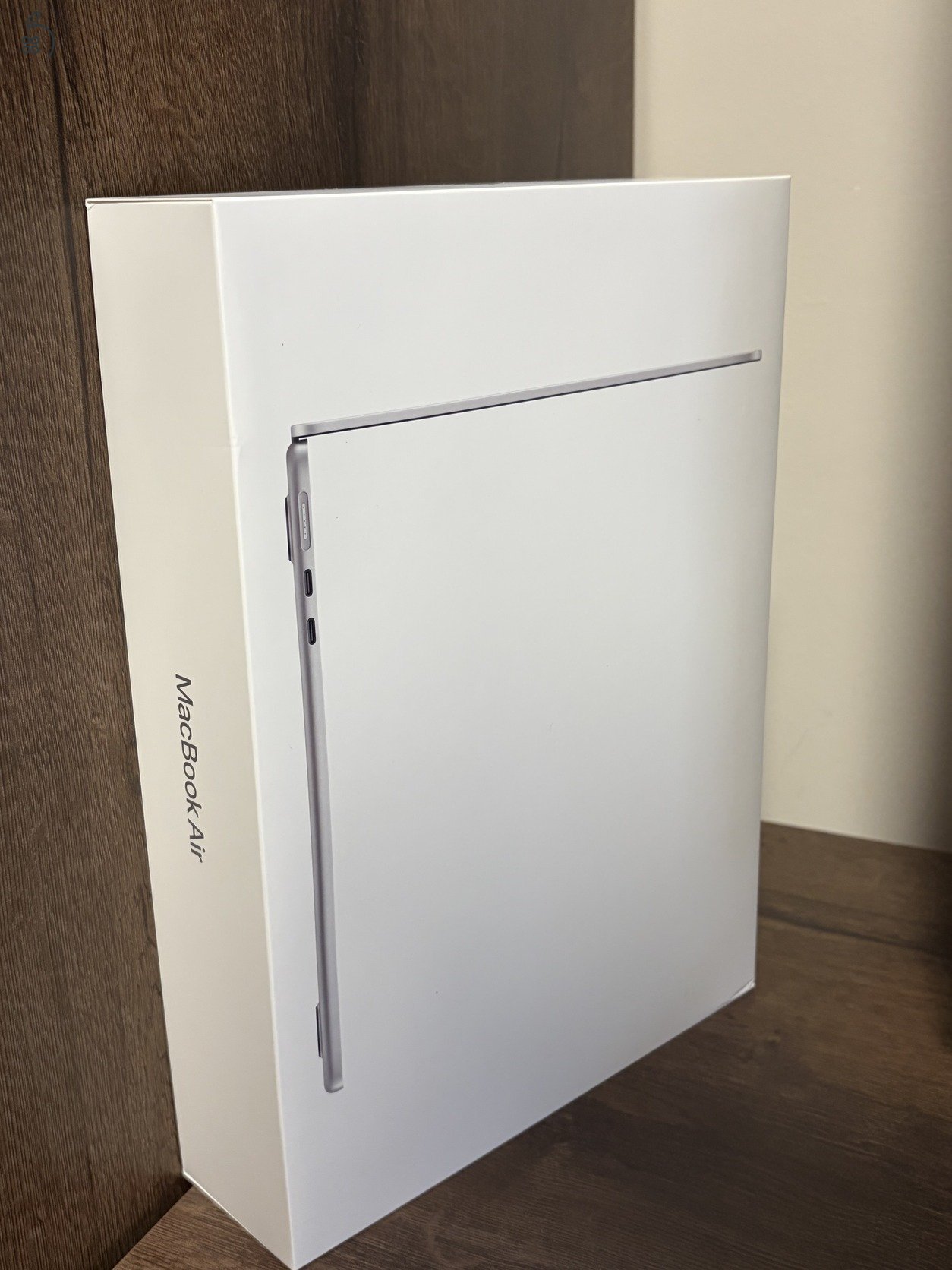 ÚJ, bontatlan MacBook AIR 13,6” M4 Chip ALZA számla! 3 év garancia