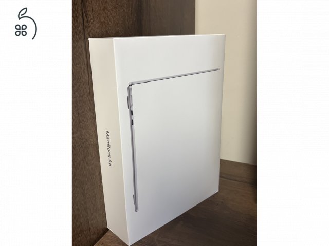 ÚJ, bontatlan MacBook AIR 13,6” M4 Chip ALZA számla! 3 év garancia