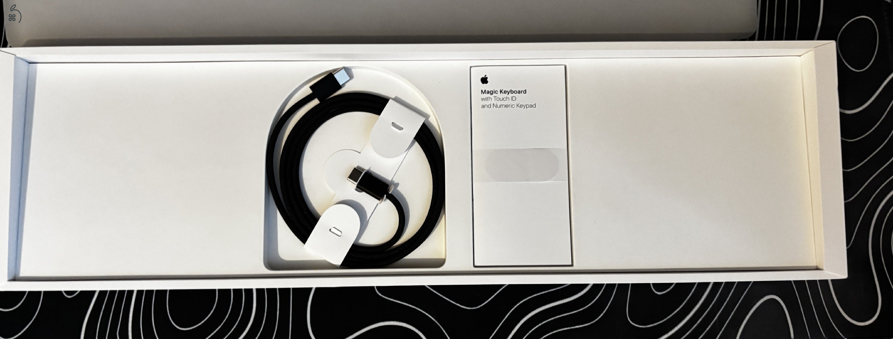 APPLE Magic Keyboard Touch ID (2024) vezeték nélküli billentyűzet, Magyar kiosztás, fekete