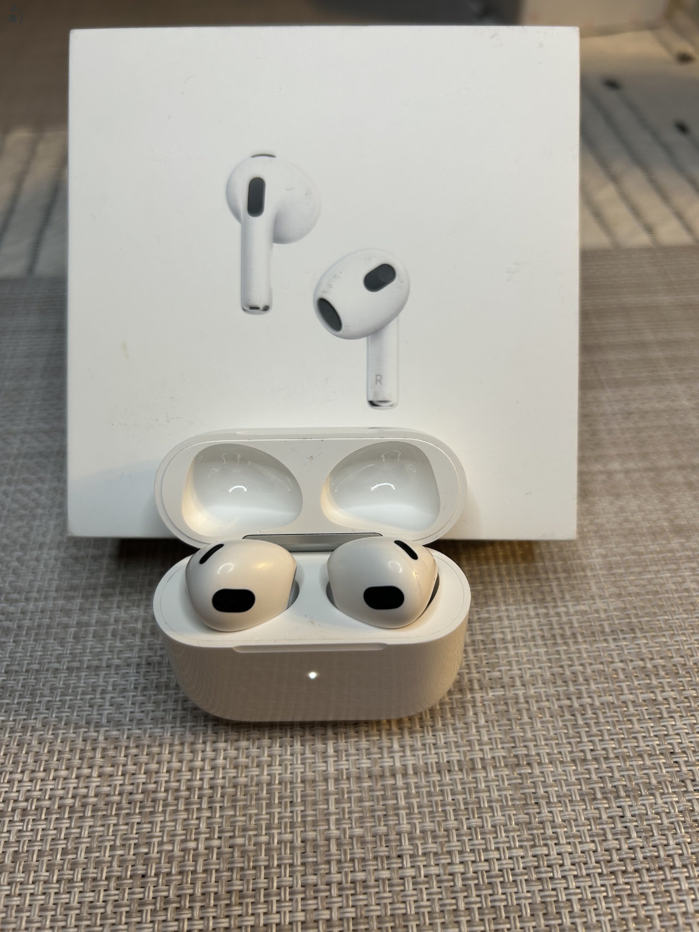 AirPods-3