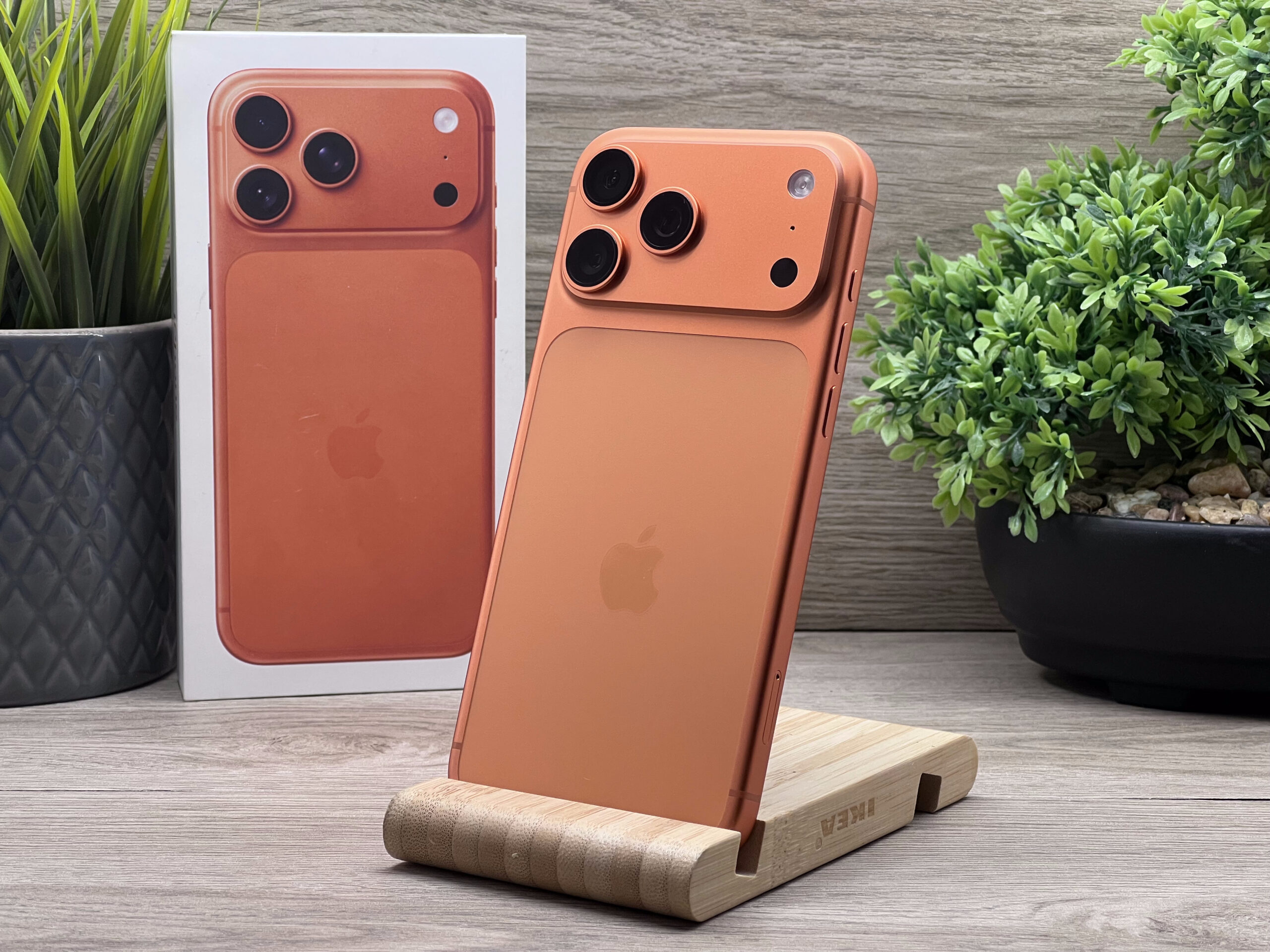 Hibátlan iPhone 17 Pro Max Cosmic Orange 256GB 2 ÉV Garanciával 100%