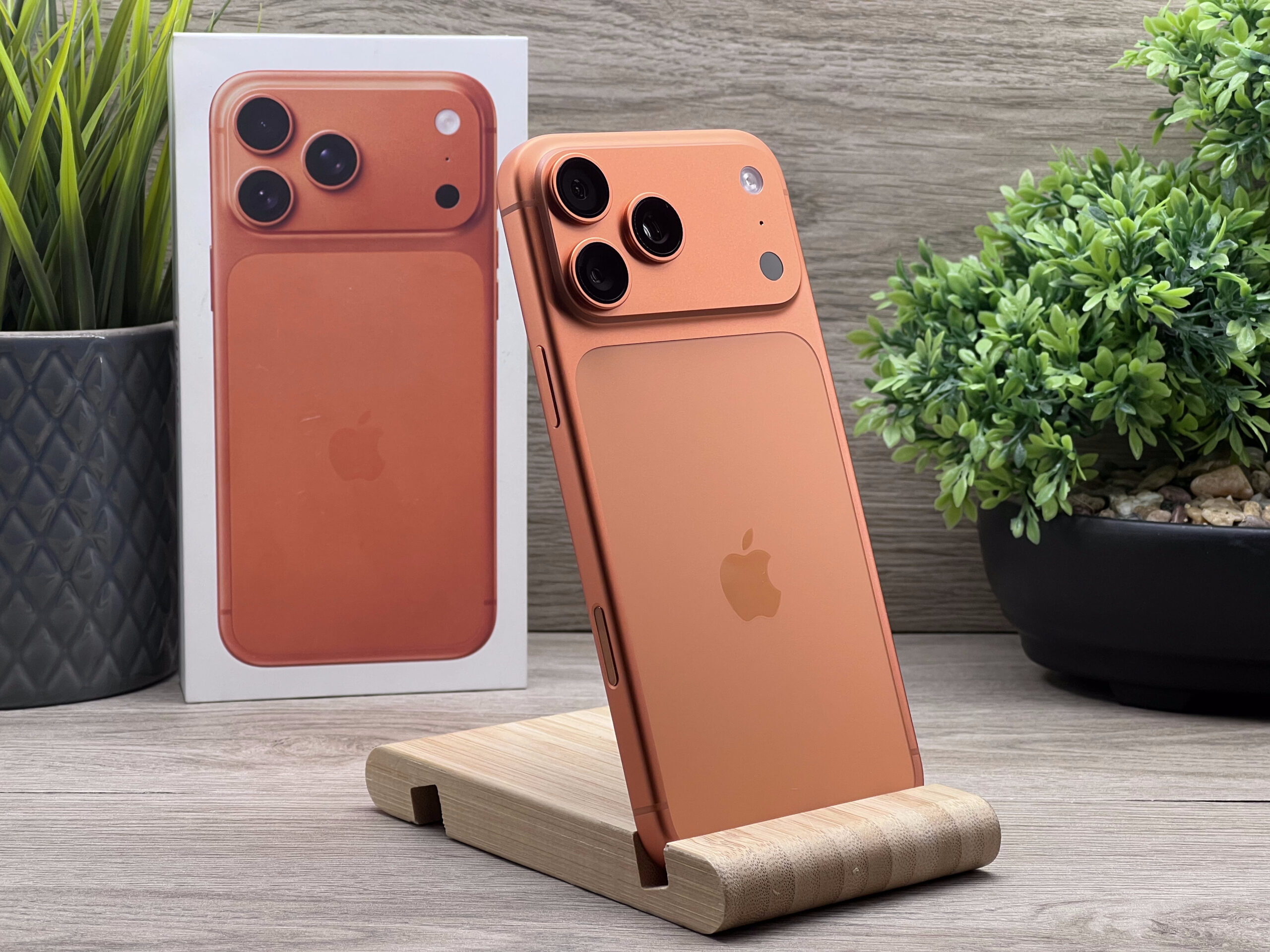 Hibátlan iPhone 17 Pro Max Cosmic Orange 256GB 2 ÉV Garanciával 100%