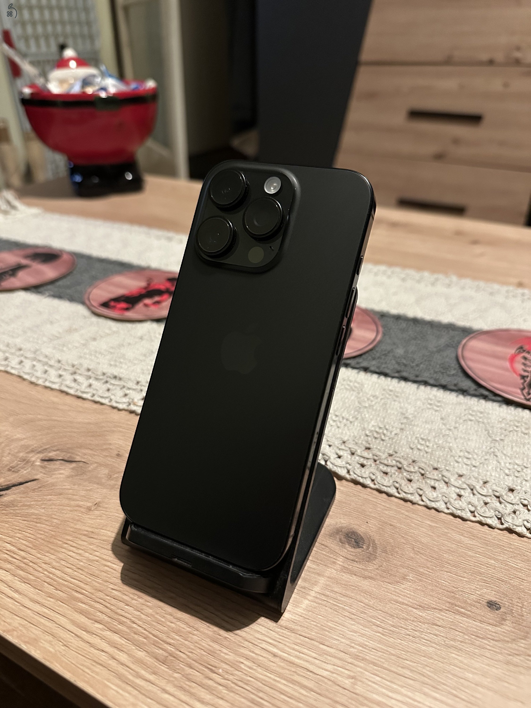 iPhone 16 Pro fekete színben