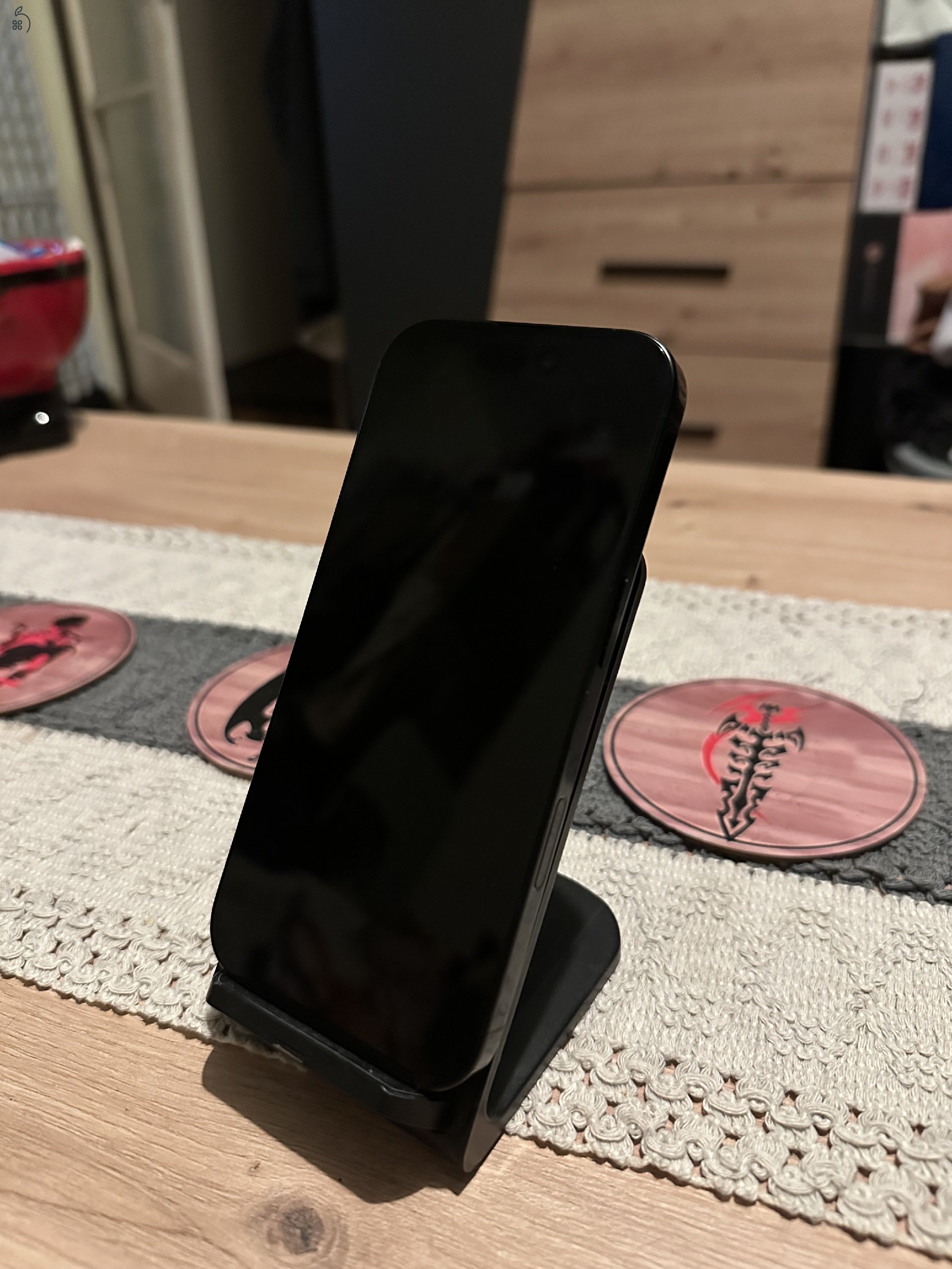 iPhone 16 Pro fekete színben
