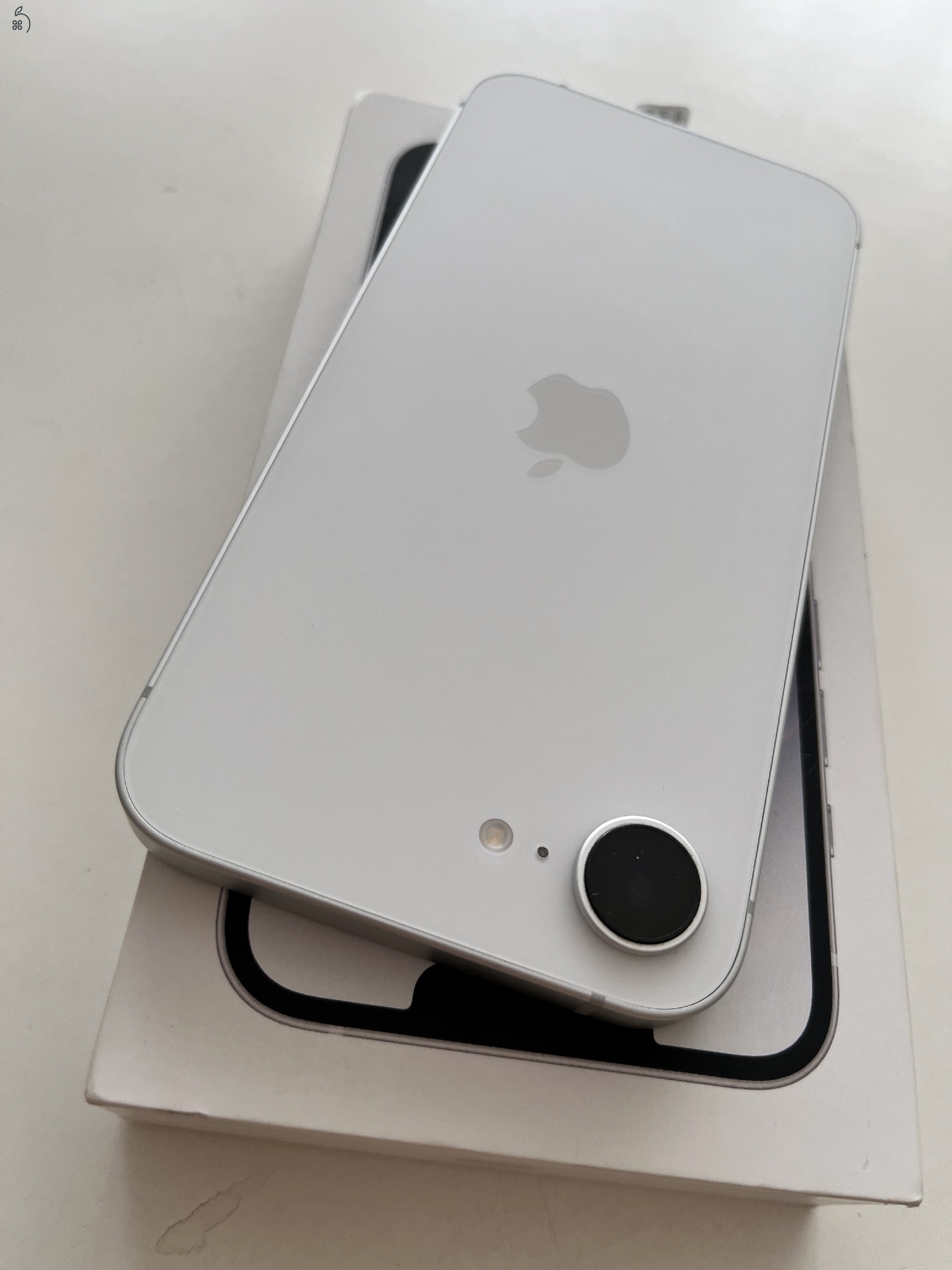 iPhone 16e 128GB Apple garancia! Akku 100%!