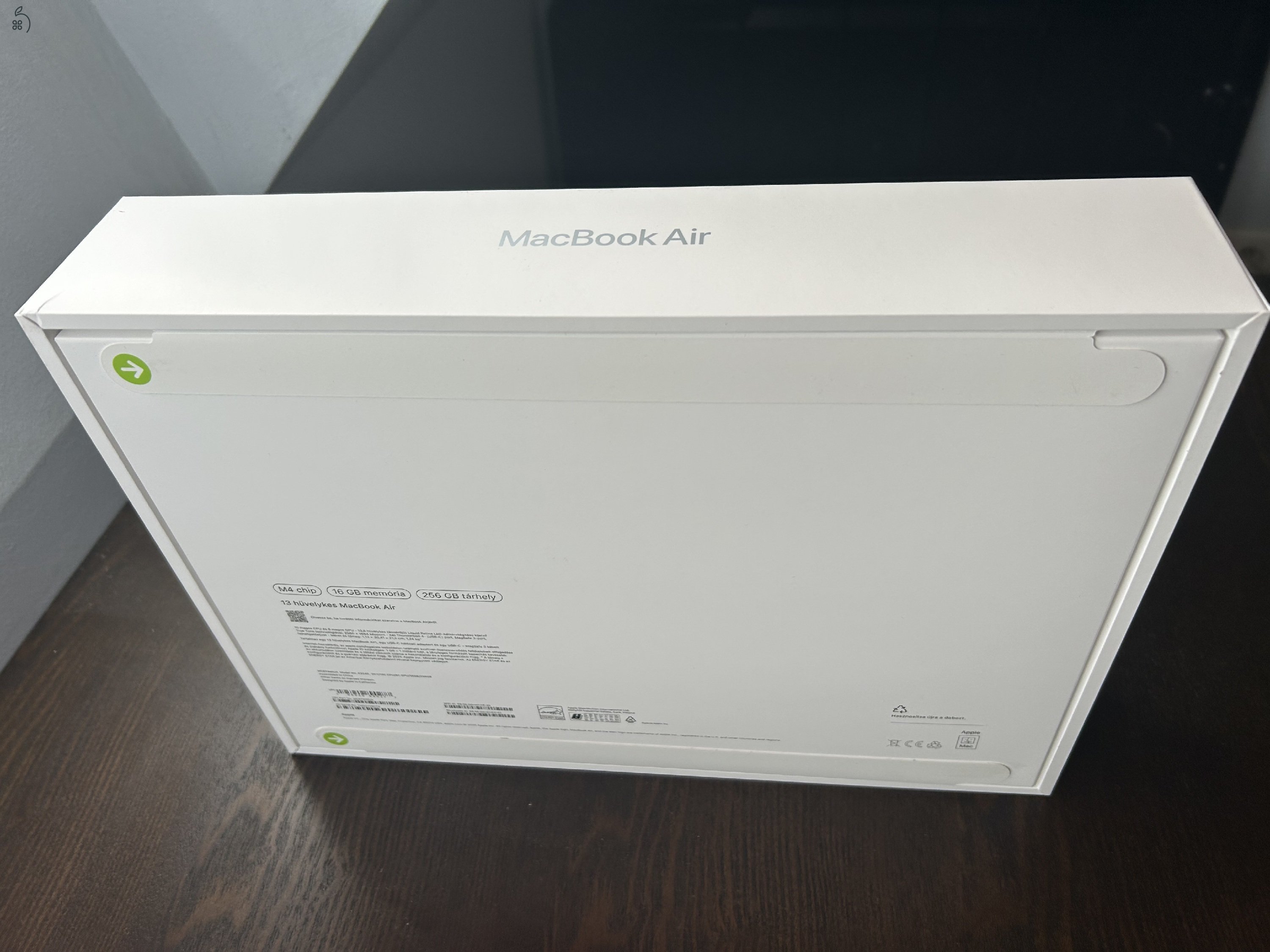 Macbook Air 13 M4 Magyar Égkék