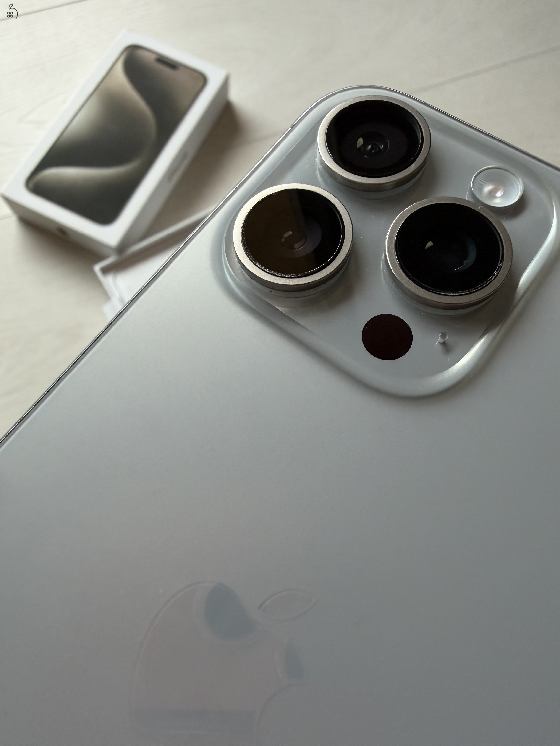 iPhone 15 pro max - 512 GB - fehér, kártyafüggetlen