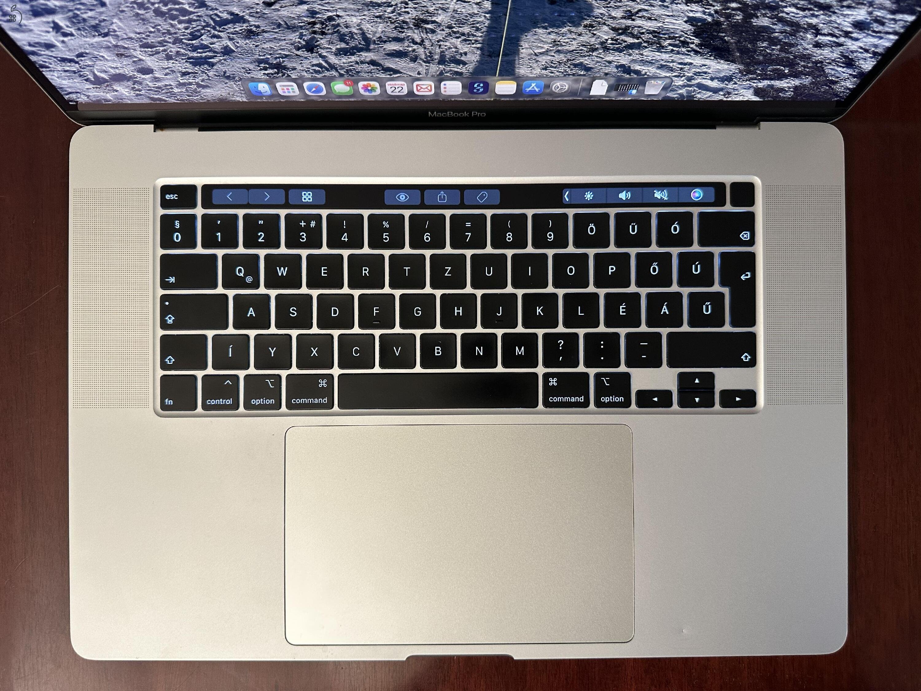 Eladó MacBook Pro 2019, 16