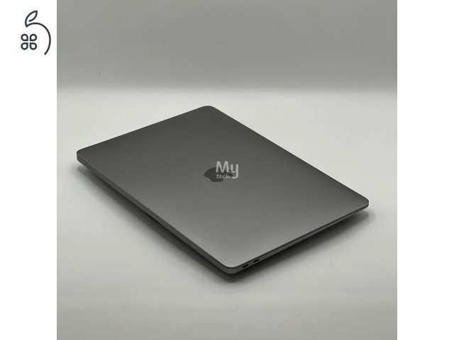 MacBook Air 13″ 2020, M1 8 Cores, 16 GB RAM, 7 core GPU, 256 GB SSD 27% Áfás  (0347AB-4392)