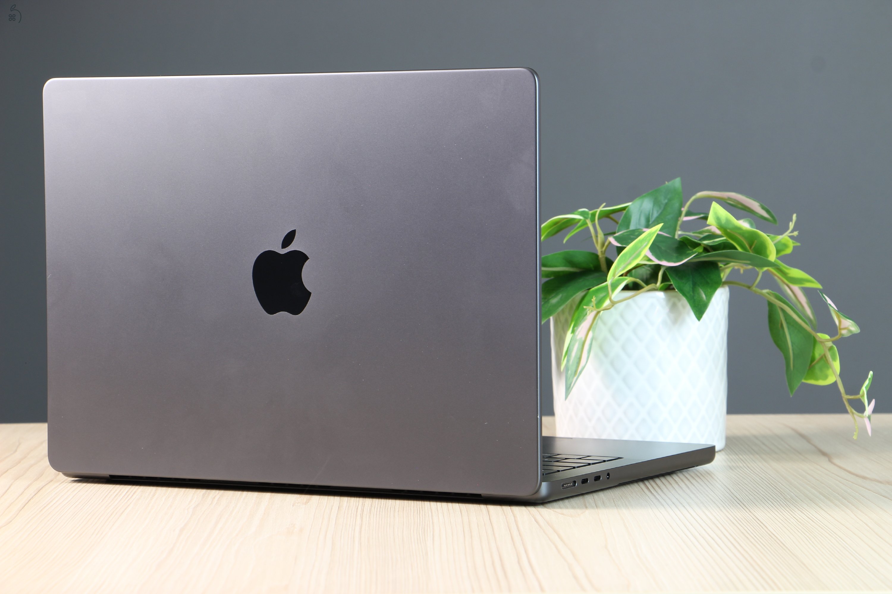 Apple Macbook Pro 14