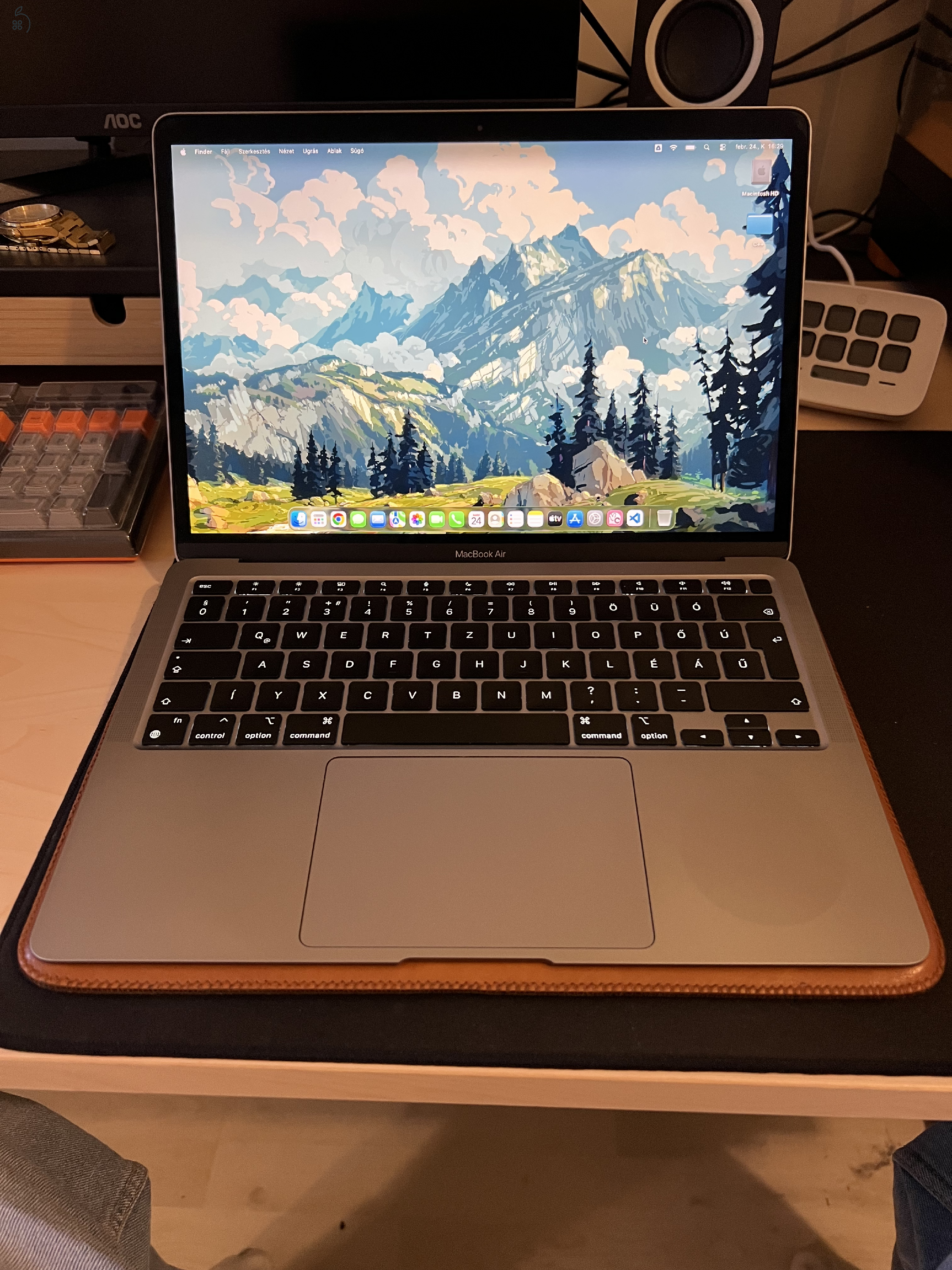 (2020) Apple MacBook Air 13.3 M1 (256 GB)