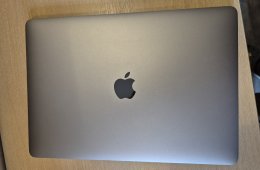 Apple Macbook pro mid 2017 13