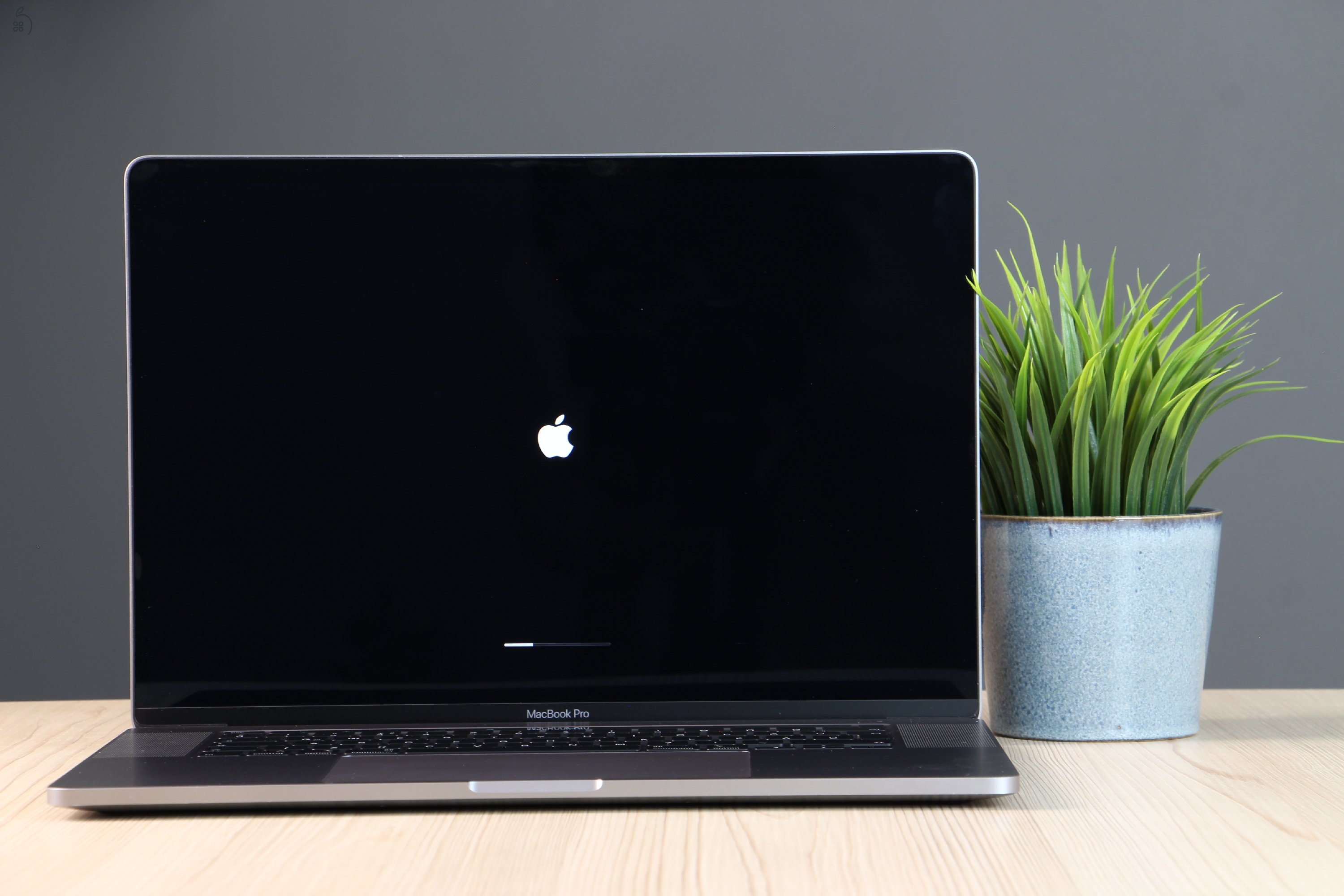 Apple Macbook Pro 16