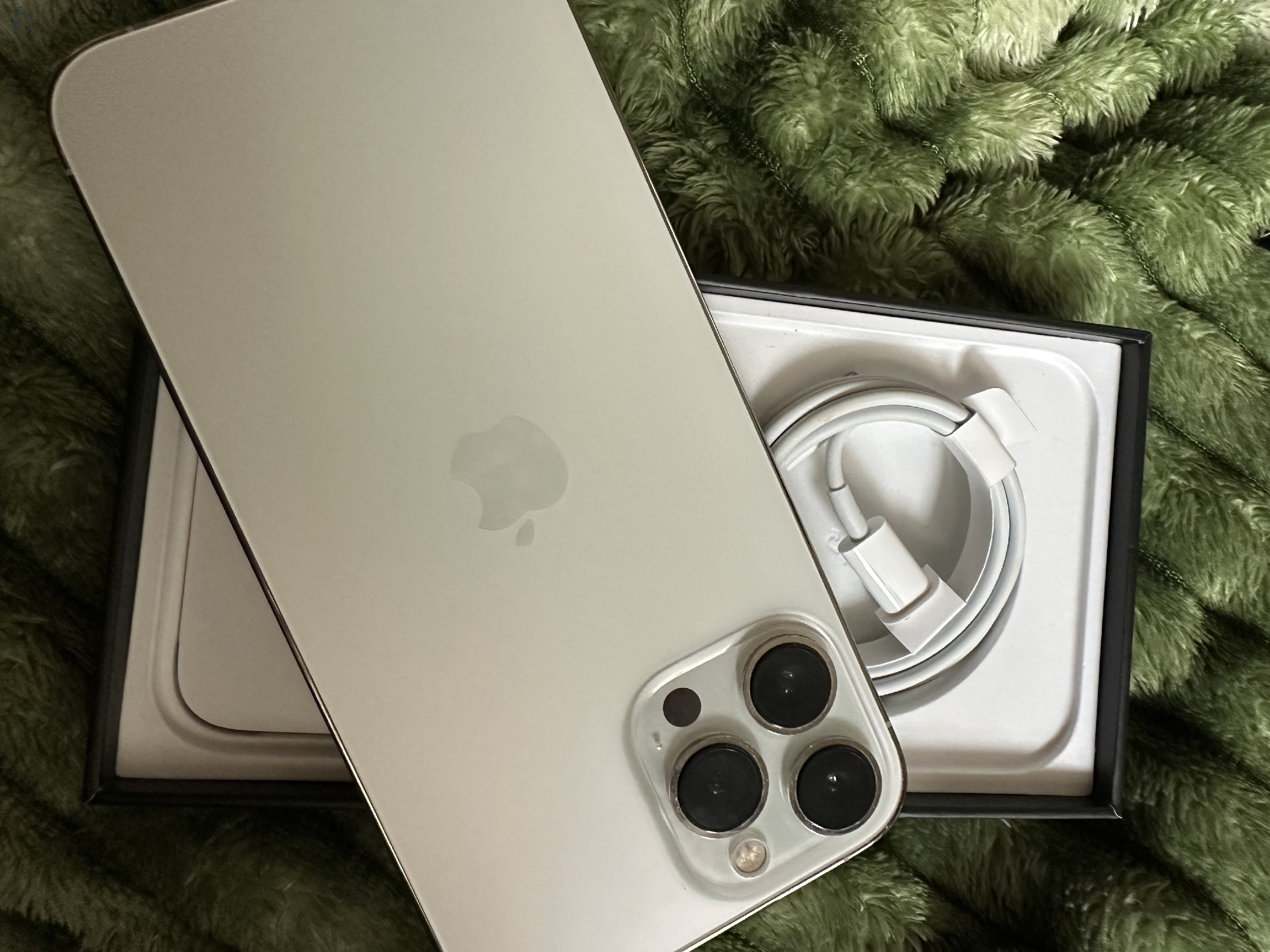 Eladó IPhone 13 Pro Max fehér színű 