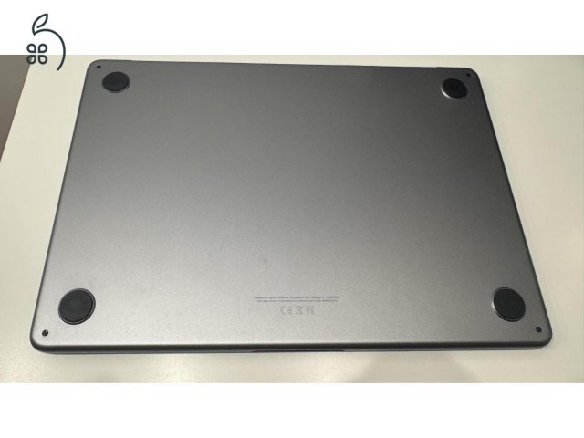 M2 chipes MacBook Air – asztroszürke