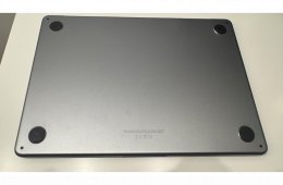 M2 chipes MacBook Air – asztroszürke