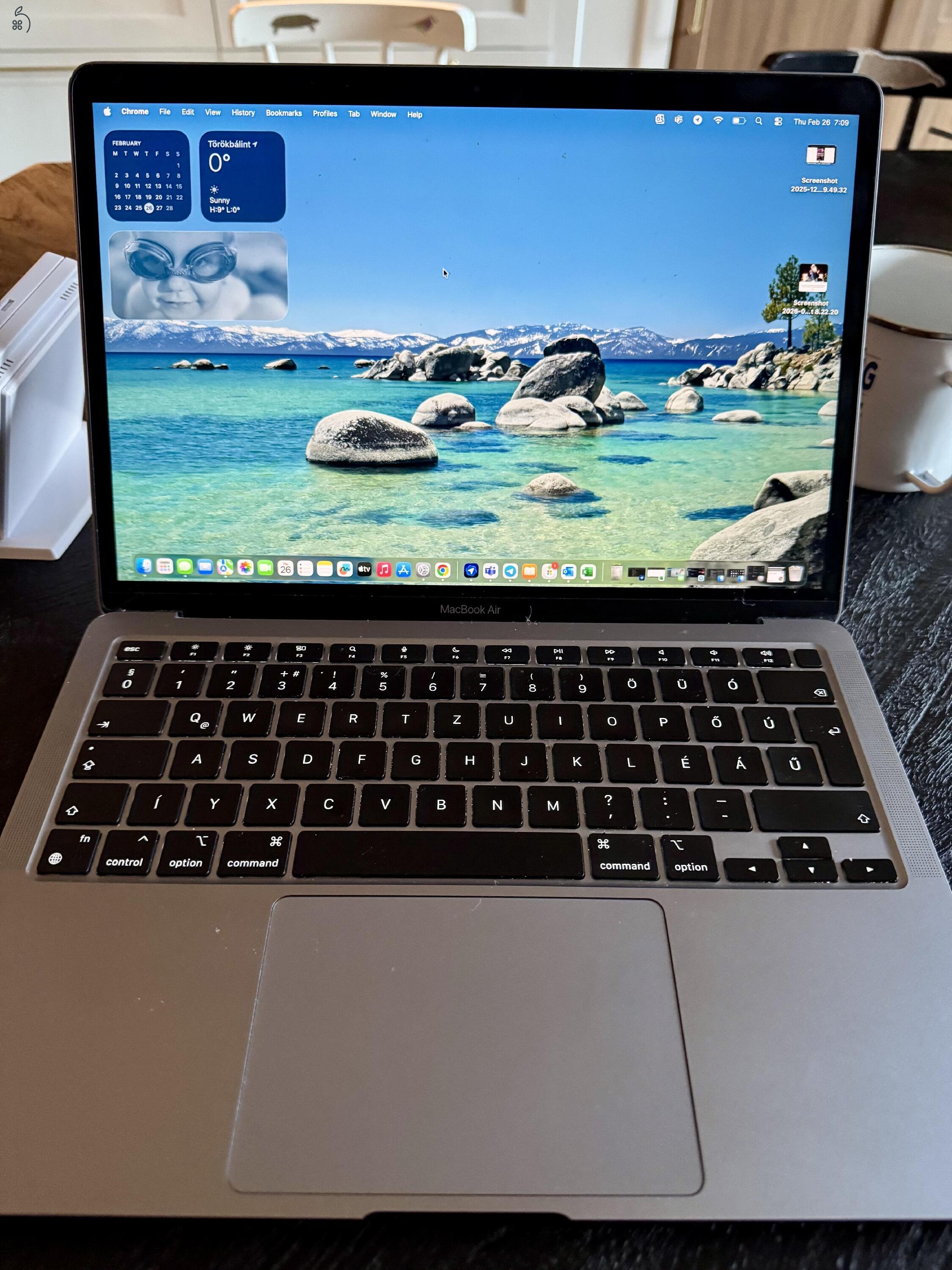 MacBook Air 13″ (M1, 2020) — 8 GB — kiváló állapot
