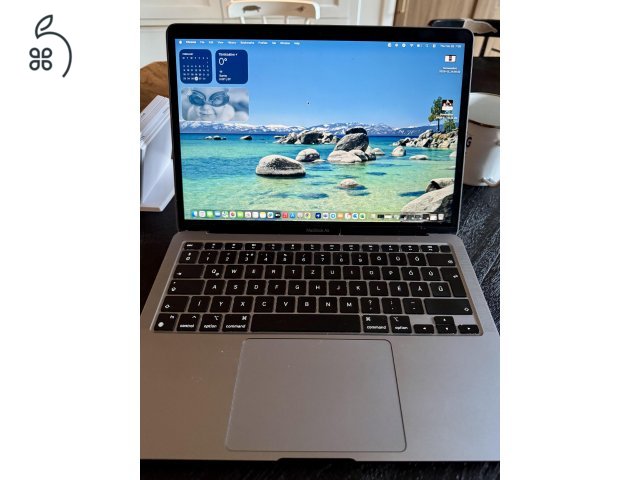MacBook Air 13″ (M1, 2020) — 8 GB — kiváló állapot