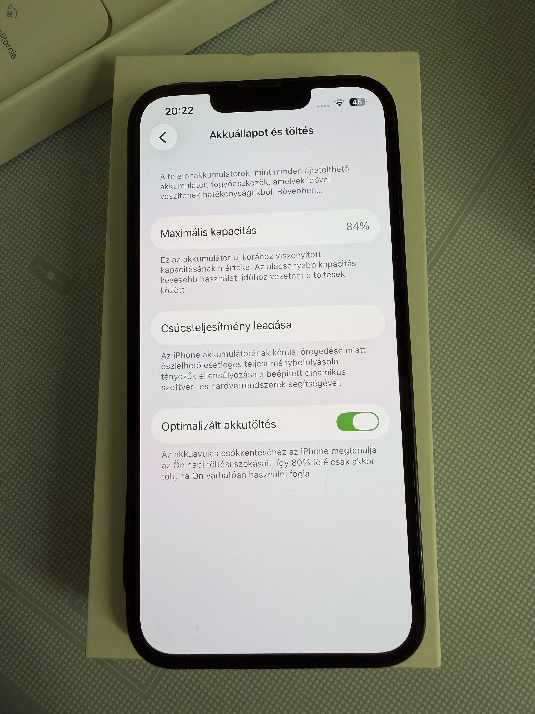 Eladó iPhone 13 Midnight 128GB, 84%, Ajándék tokok és IGLASS Pro fólia