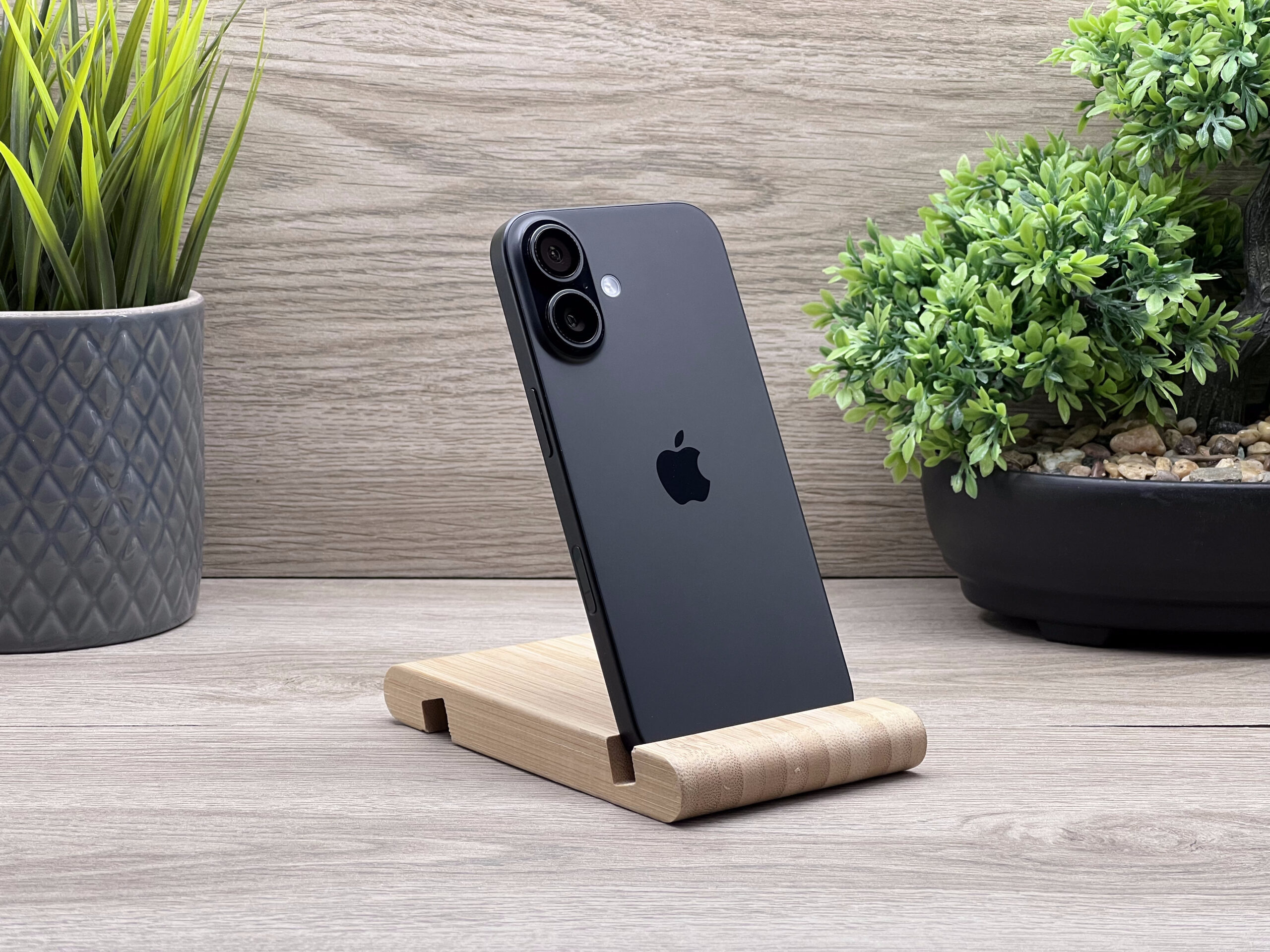 Hibátlan iPhone 16 Black 128GB 2 ÉV Garanciával Számlával 100%