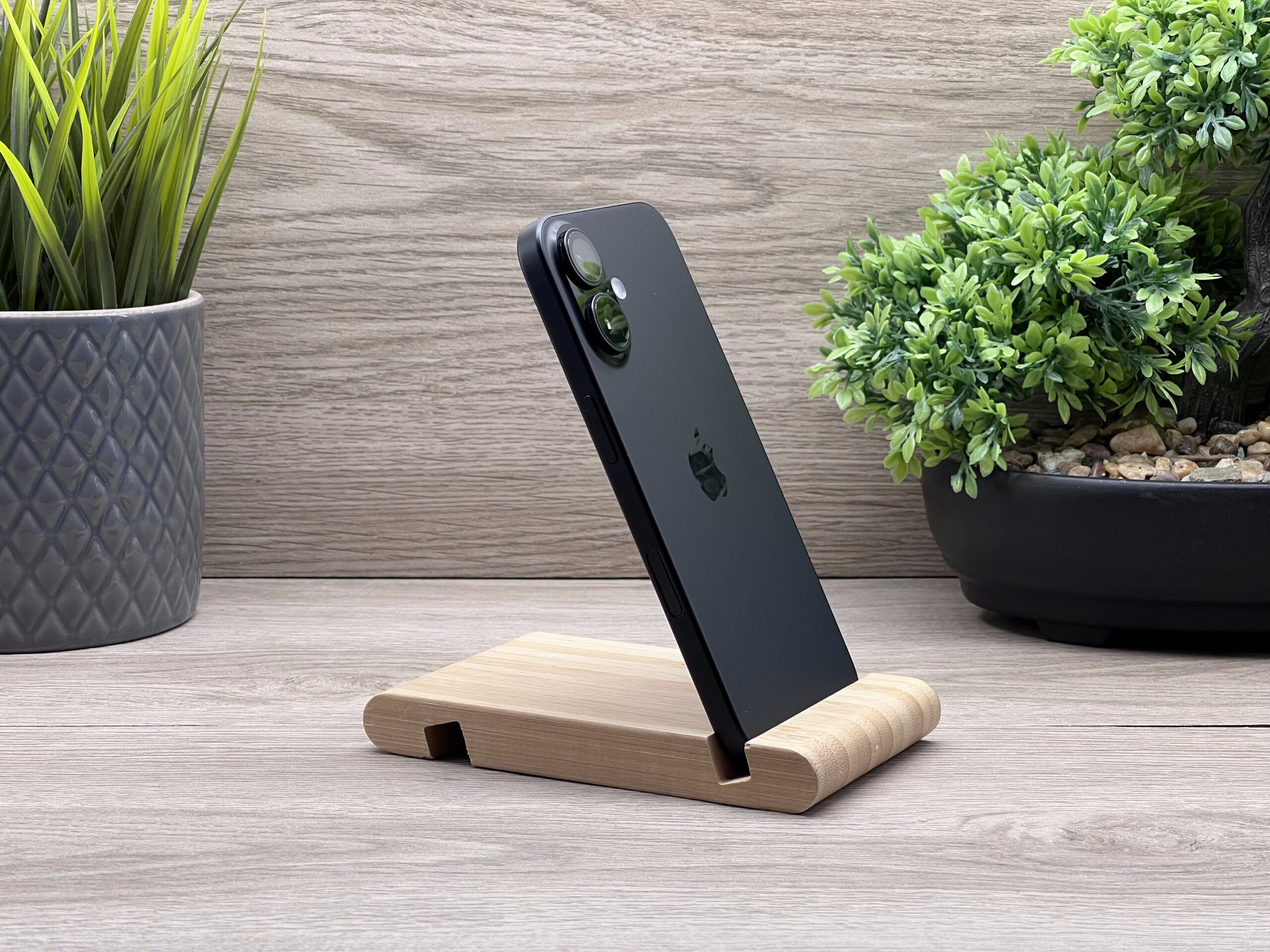 Hibátlan iPhone 16 Black 128GB 2 ÉV Garanciával Számlával 100%