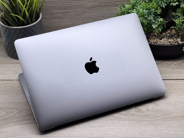 MacBook Air 2020 M1 13” 256GB 2 ÉV Garanciával Számlával