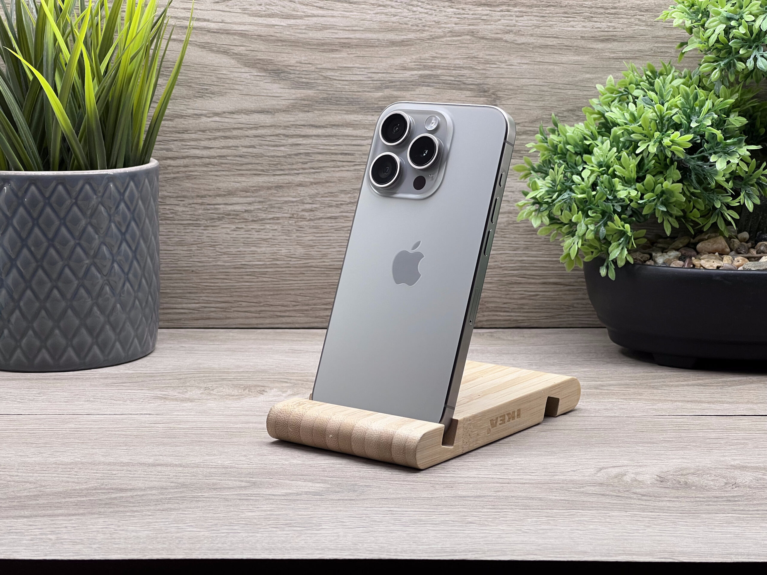 Hibátlan iPhone 15 Pro Natural Titanium 128GB 2 ÉV Garanciával 94%