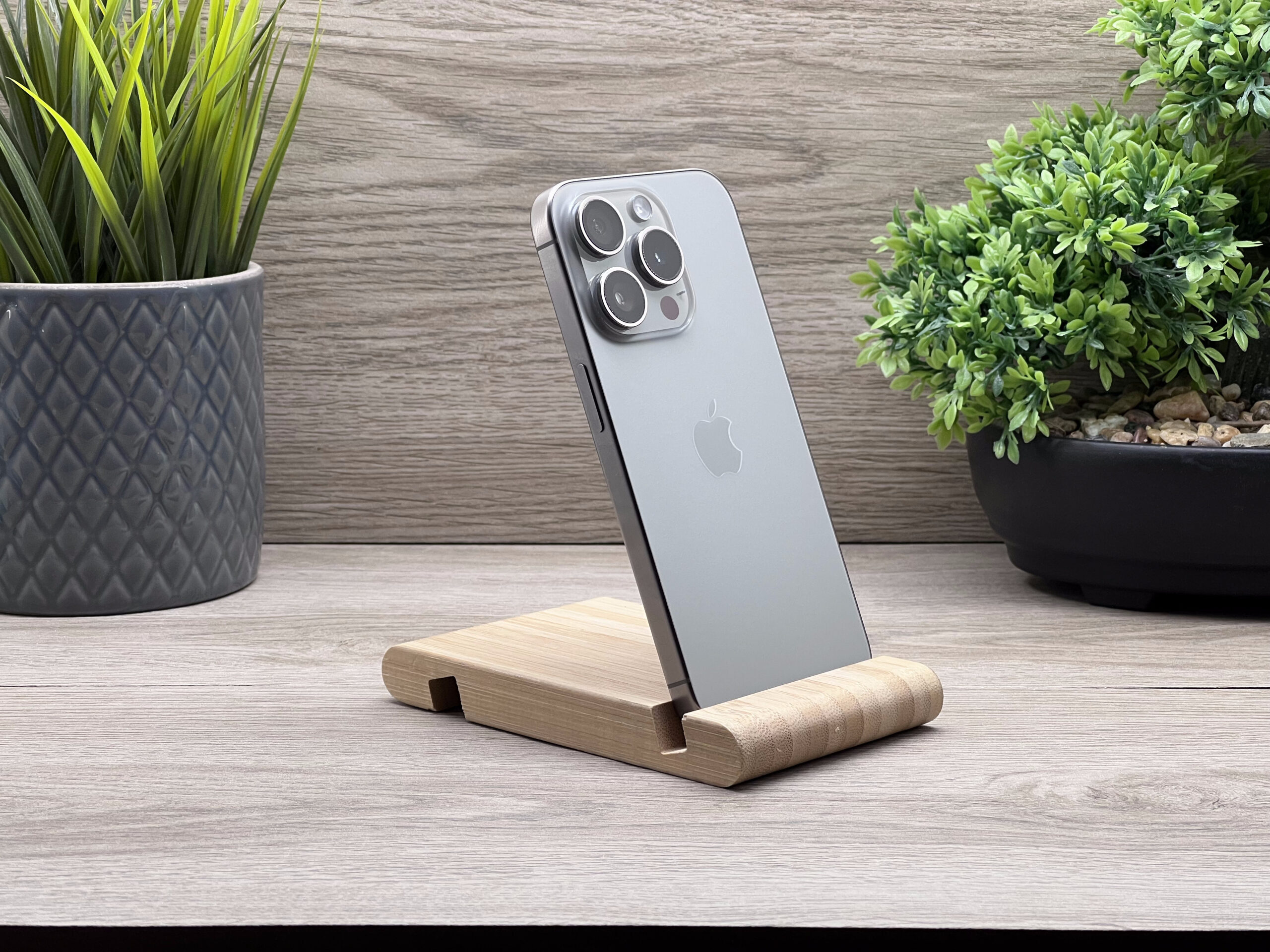 Hibátlan iPhone 15 Pro Natural Titanium 128GB 2 ÉV Garanciával 94%