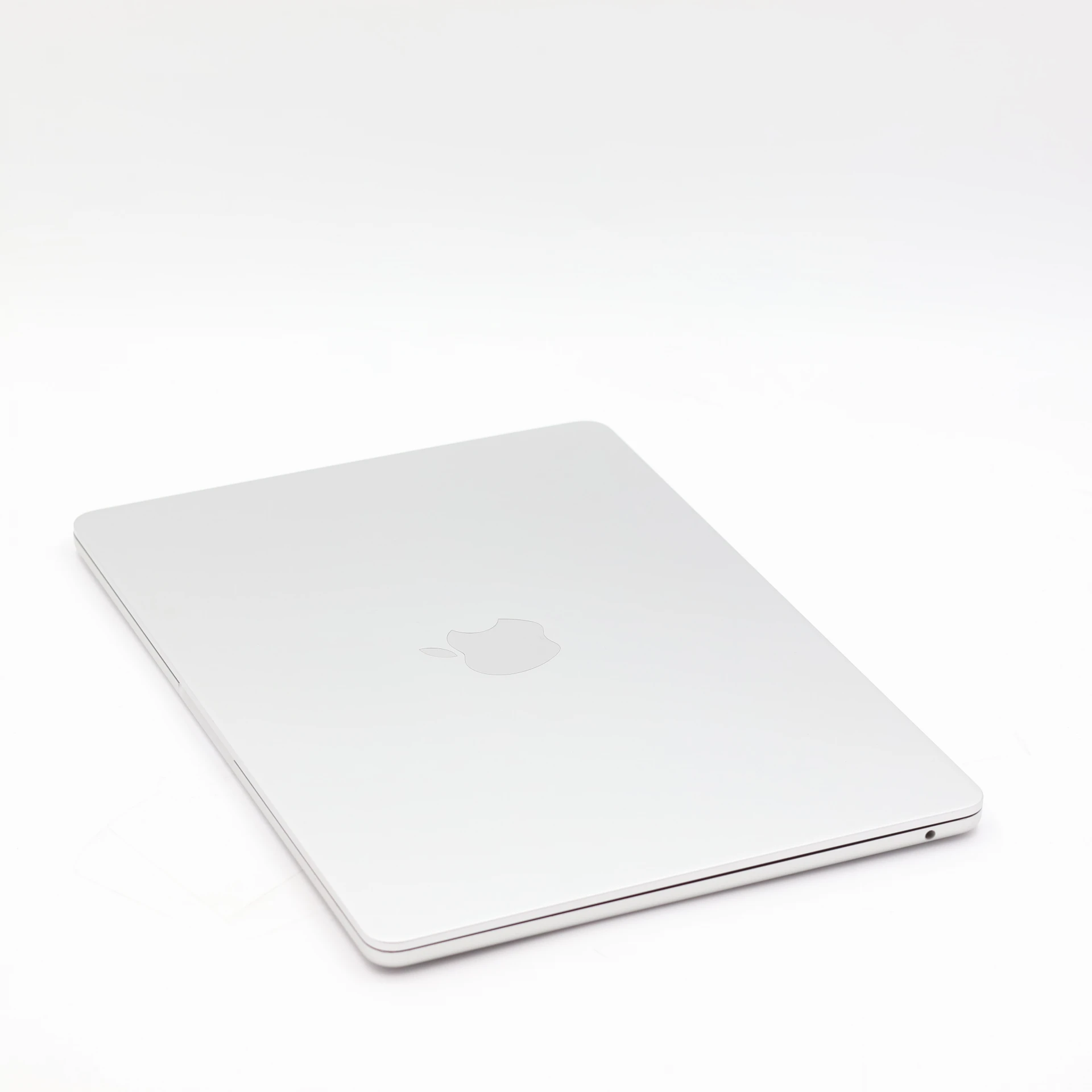 1 év garanciával! Felújított Apple Macbook AIR M2 2022 256 GB Silver