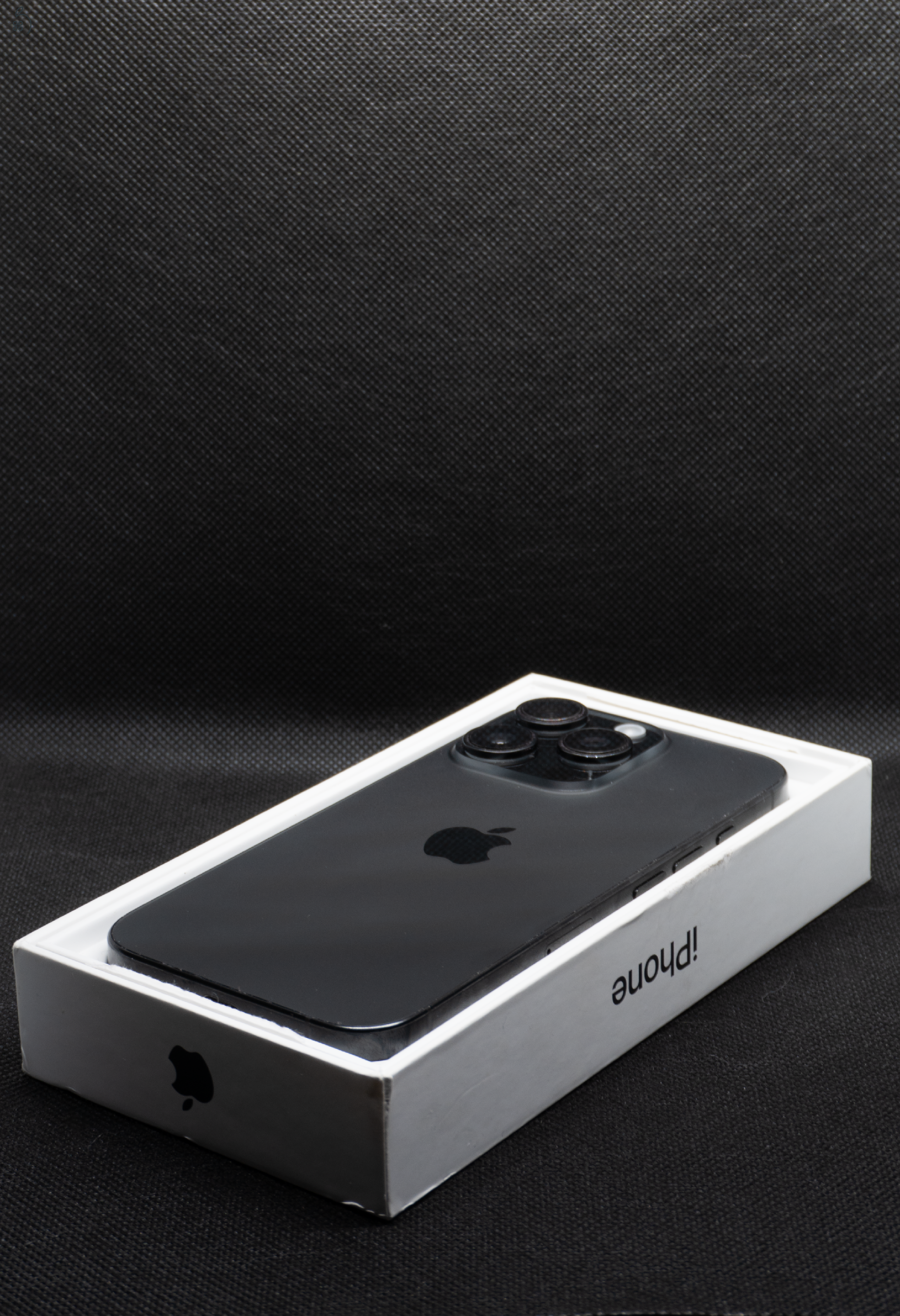 Apple iPhone 16 Pro - 128GB, kártyafüggetlen