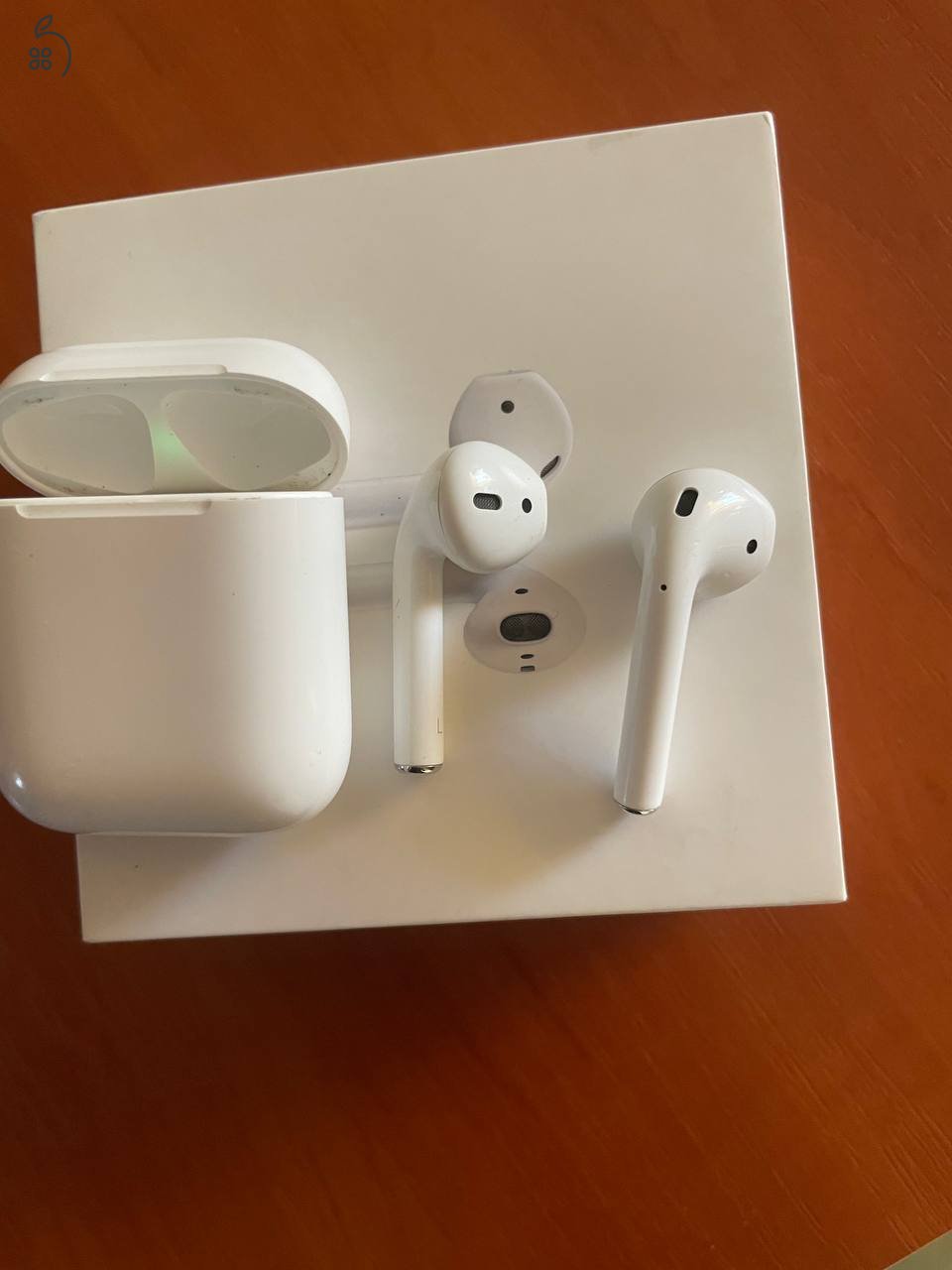 Apple AirPods 2 – Szép állapotban, dobozával eladó