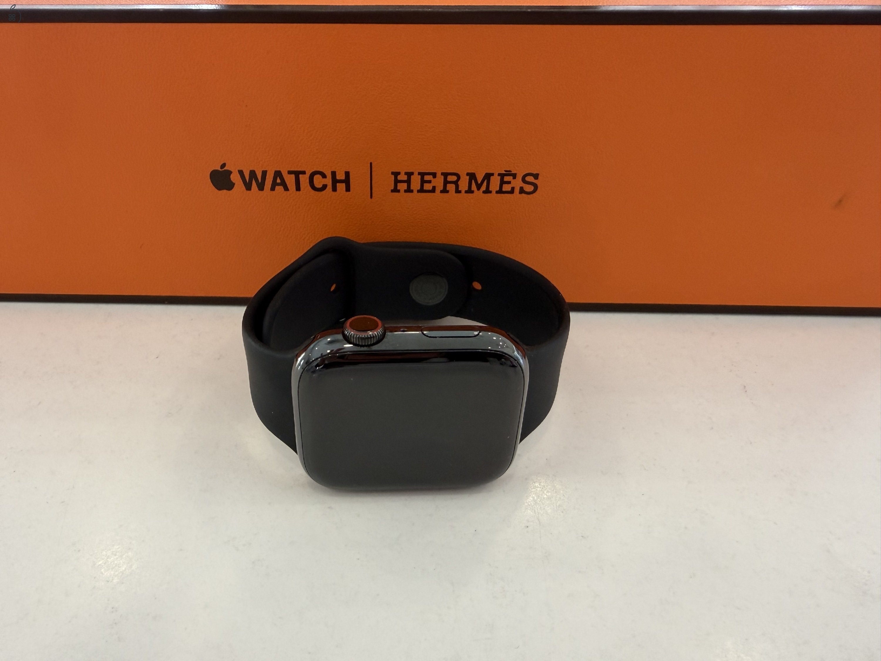 Hermés Apple Watch 8 Cellular Stainless Hibátlan/1 hónap gar./Akku 100%/p4776